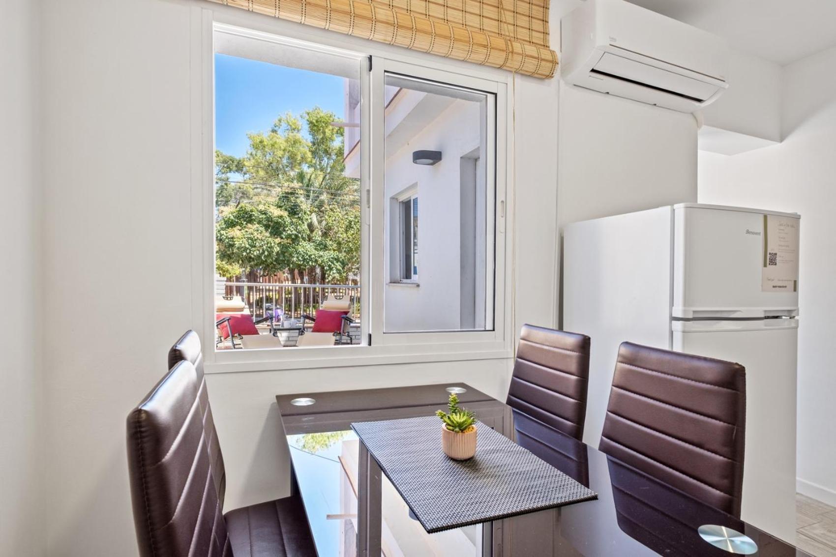 Apartamento En La Playa Con Terraza Malaga Exterior photo