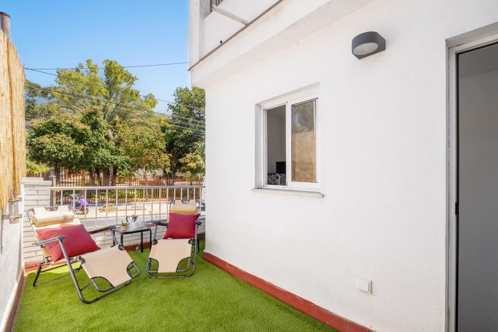 Apartamento En La Playa Con Terraza Malaga Exterior photo
