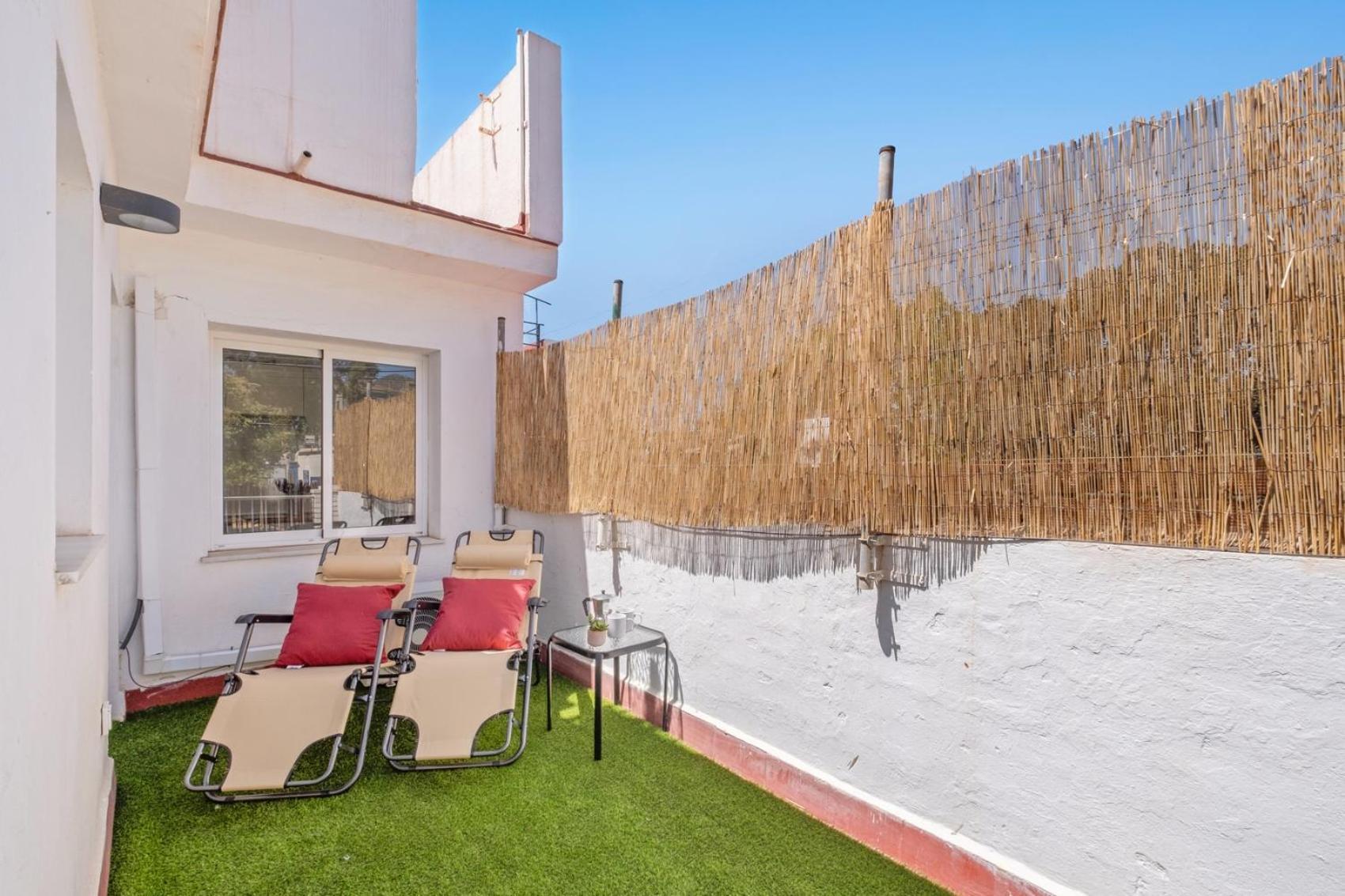 Apartamento En La Playa Con Terraza Malaga Exterior photo